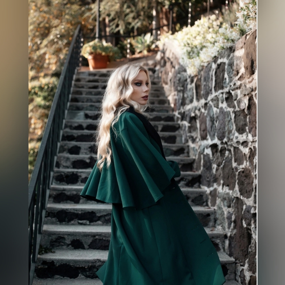 *NWT* Lively Ghosts Hunter Green Cape Coat with Black Collar - Picture 16 of 16